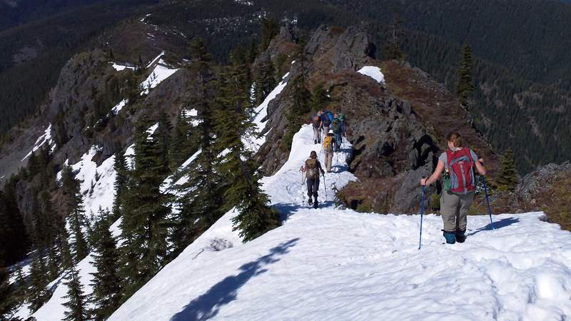 Heading down the North Ridge from Bluff Mountain