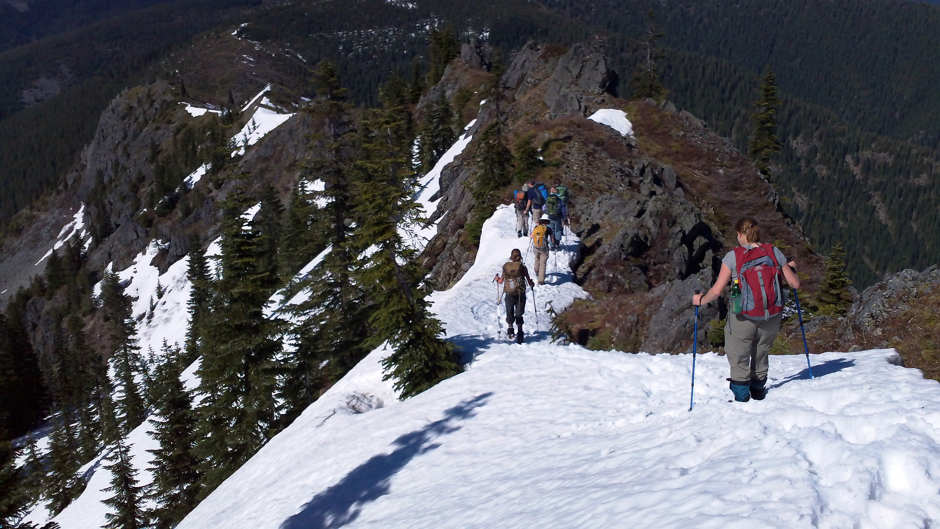 Heading down the North Ridge from Bluff Mountain