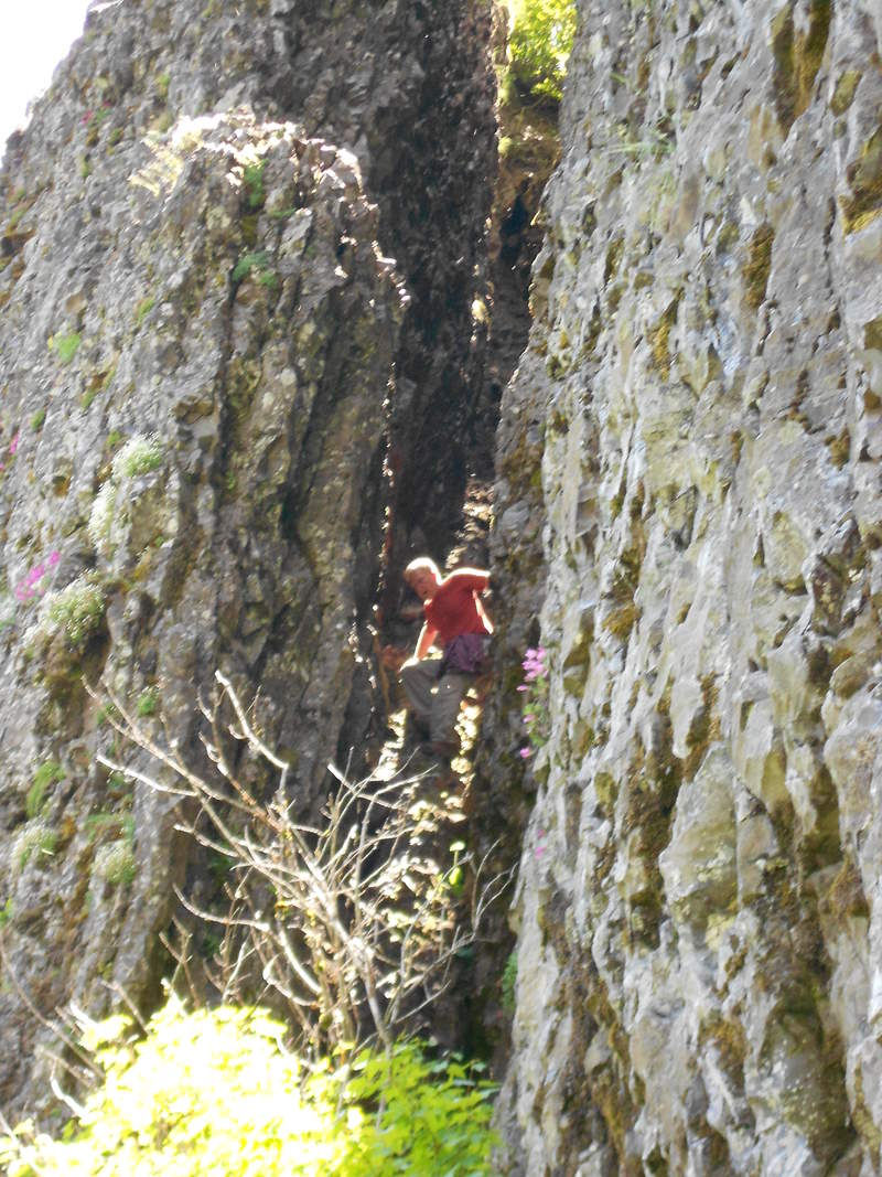We almost made it up to where Kate Huether fell off and to the Heartbreak Ridge trail by using this chimney, but Don called it off. He will put a rope up there in the future for a second attemt TBD...