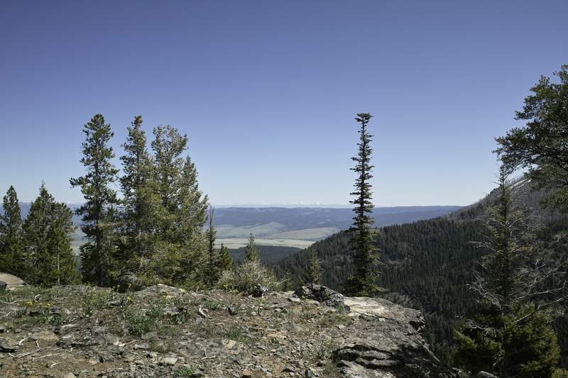 The viewpoint on the trail heading towards Slide Lake.