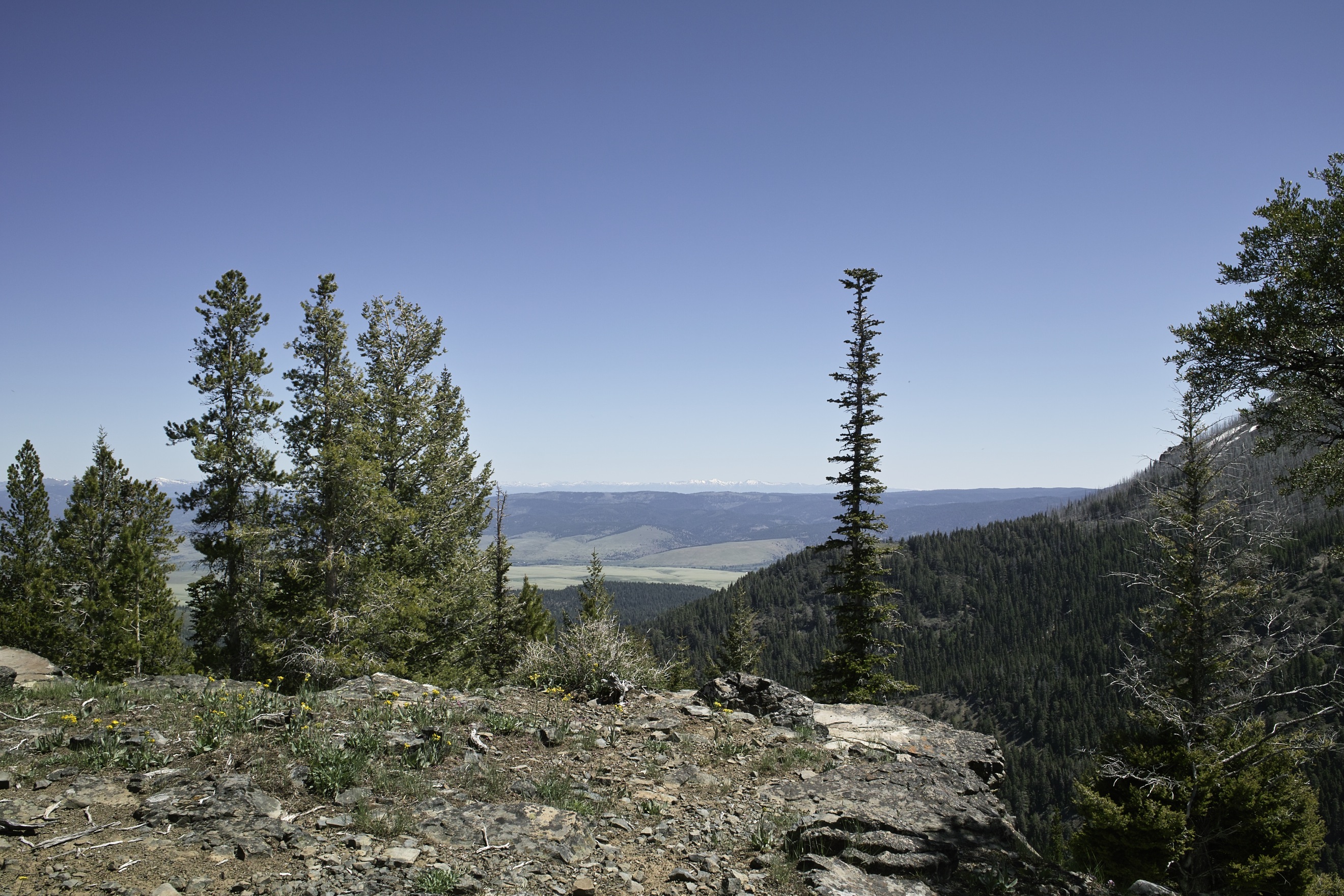 The viewpoint on the trail heading towards Slide Lake.