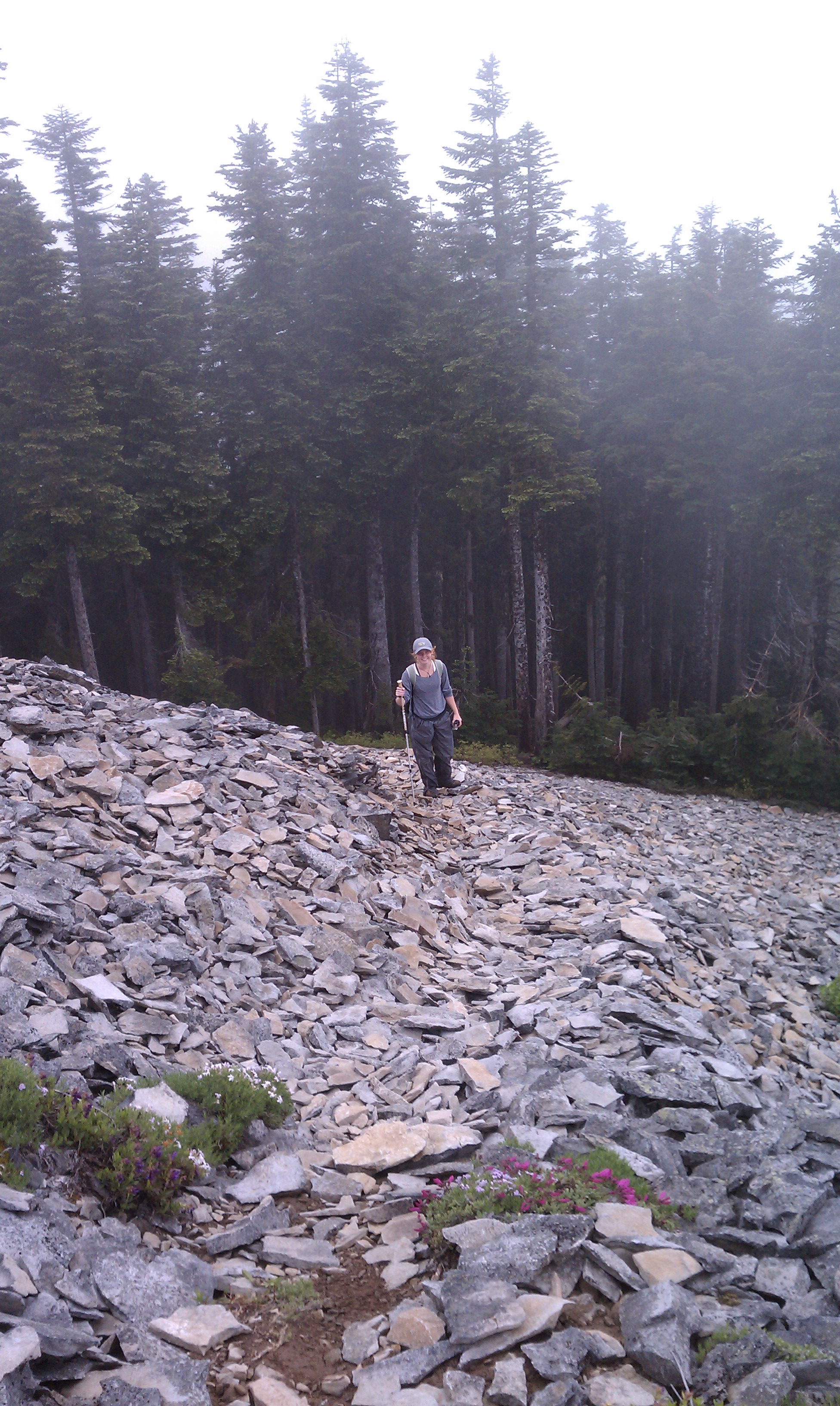 Talus traverse approaching Chinidere