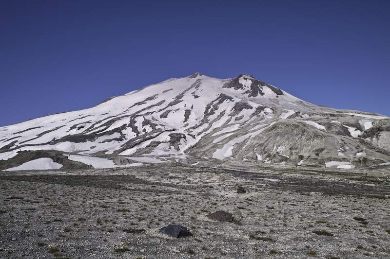 St. Helens doesn't look so big when you're 3000' from the top.