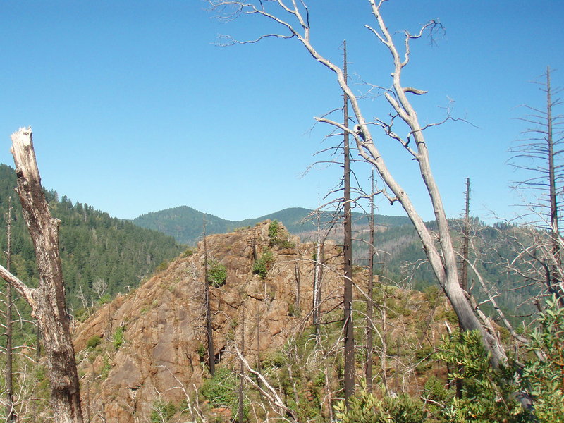Buzzards Roost is an interesting knob of conglomerate rock which gives great views of the river and surrounding steep canyons