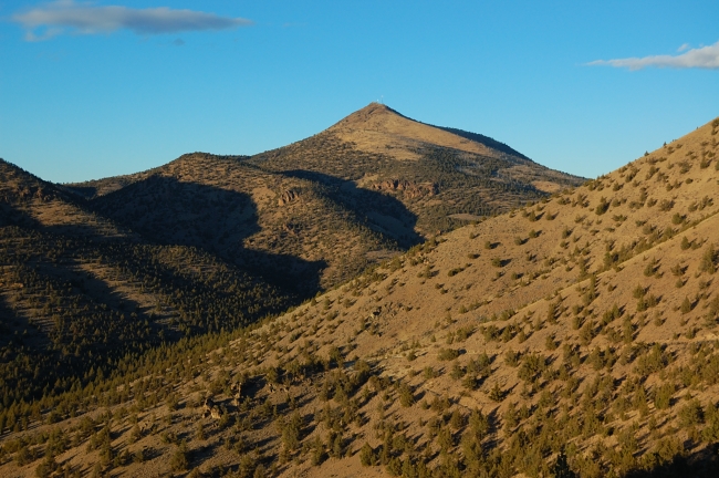 Antennas on Grey Butte were a good beacon to pick direction. Many trail junctions are unmarked as there are lots of unofficial trails