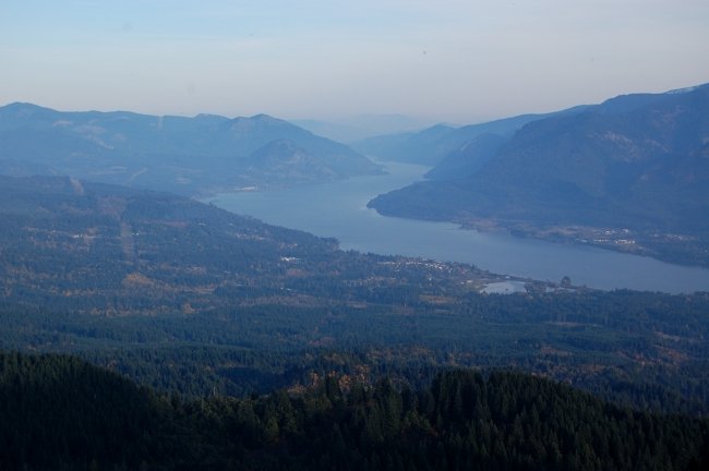 IMHO, the best viewpoint in the Gorge - the north tip of Table Mt. plateau.