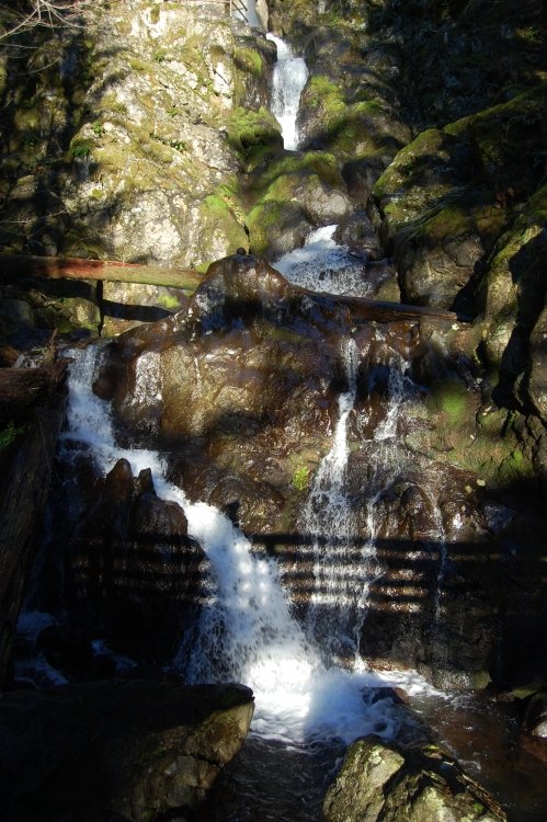 Rodney Falls (it was a small rainbow near the Pool of the Winds but I didn't have a zoom to capture it)