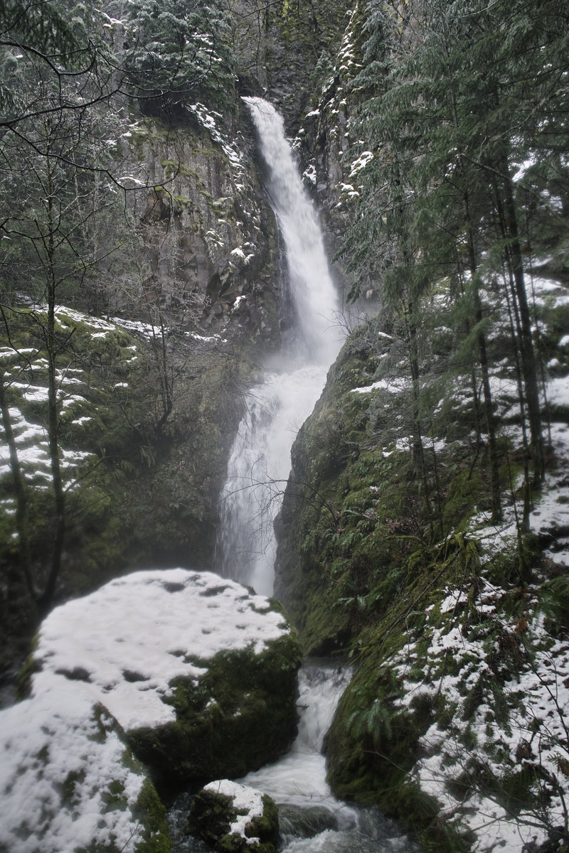 Hole in the Wall Falls