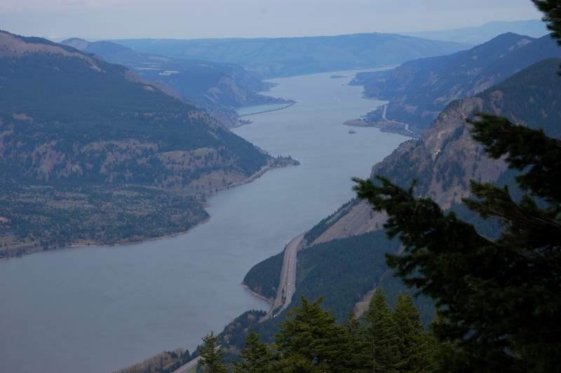 View east from off-trail viewpoint, above Indian Point