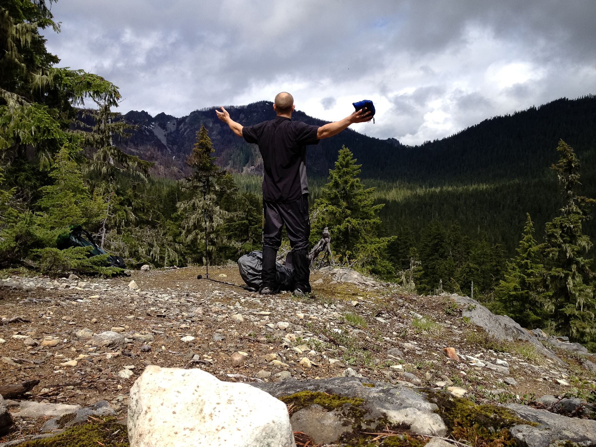 Finally getting sunny, with our day's hike laid out before us. Beautiful.