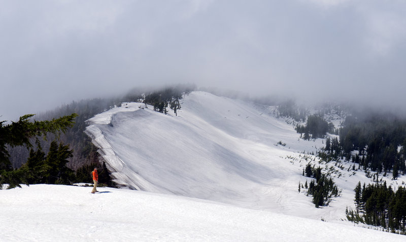 Looking back down the ridge. The clouds rolled in really quick.