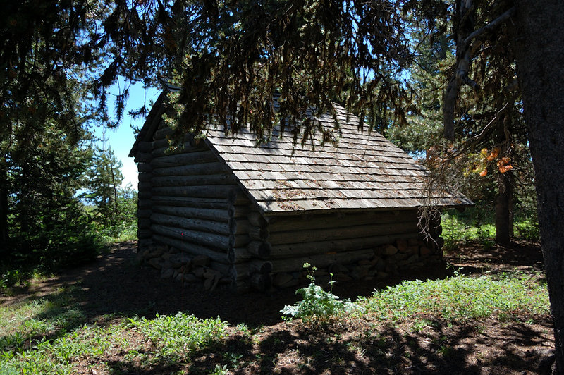 Snow shelter