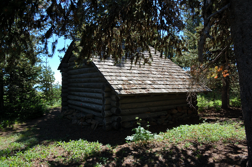 Snow shelter