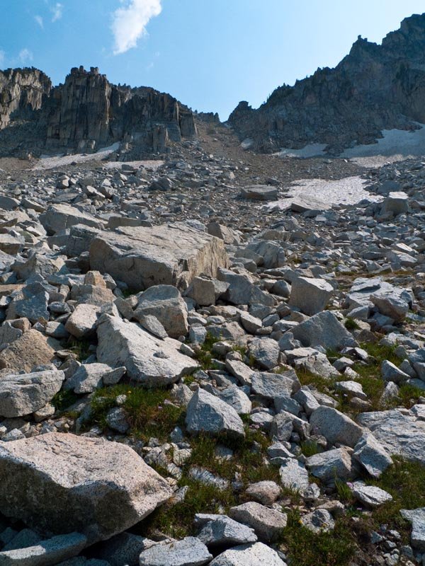 Looking up the scree chute I descended to get back to the Ice Lake side